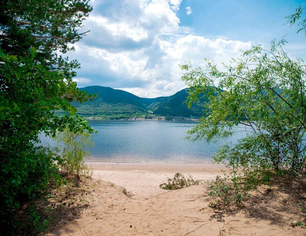 Что делает Мастрюковские озёра особенными: природный комплекс на Волге