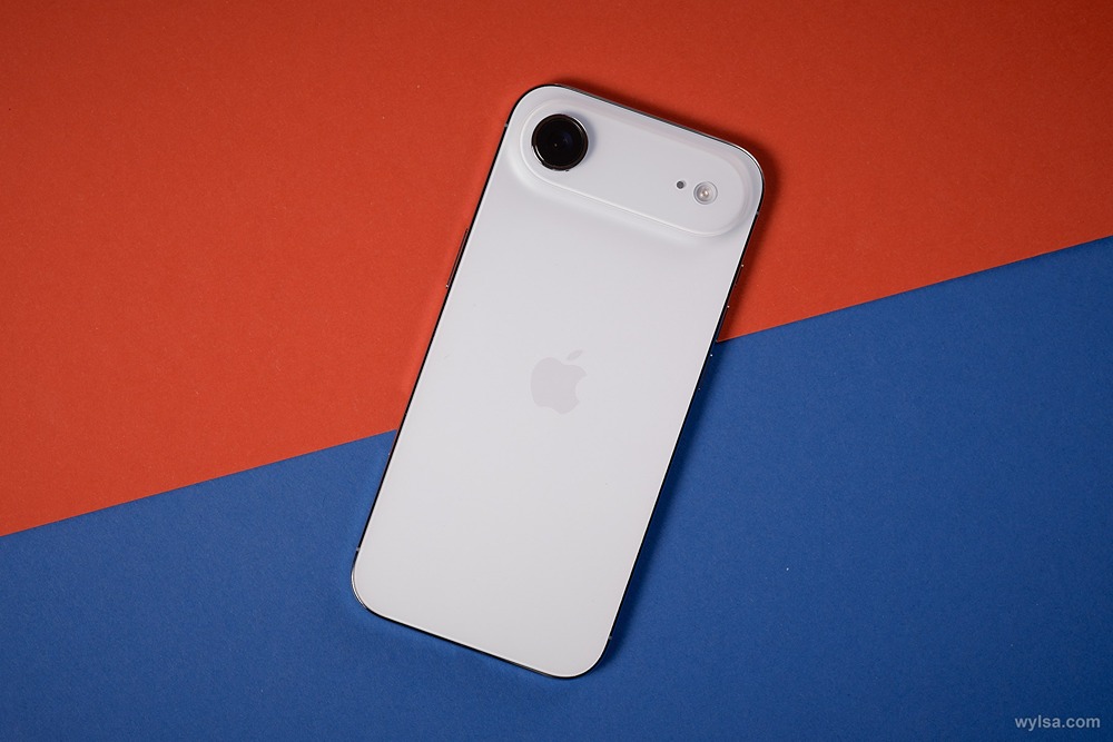 Можно ли установить обычную SIM-карту в iPhone Air: китайский способ решения?