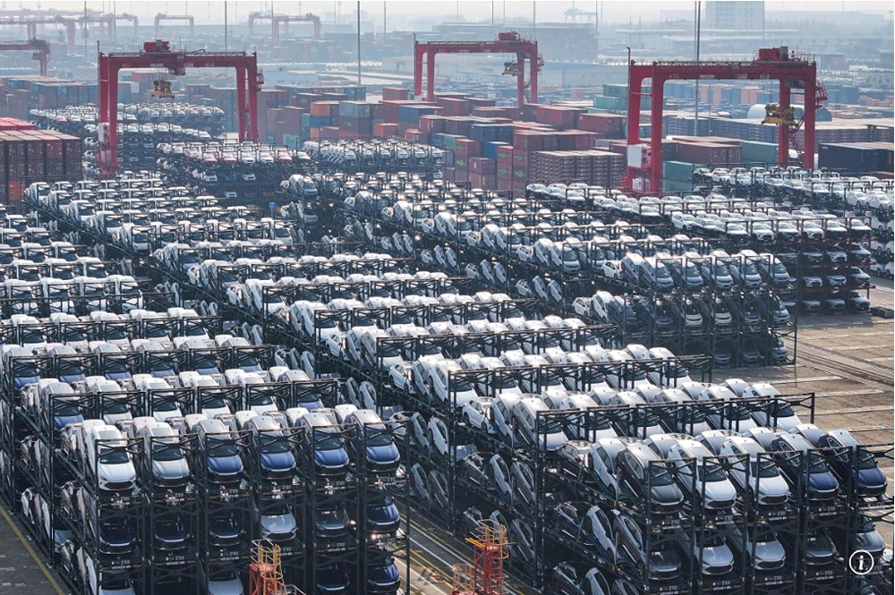 BYD впервые обошла Tesla по квартальным продажам на фоне роста спроса на гибридные электромобили