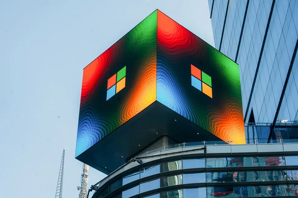 Microsoft ищет инженера, который ранее работал над поддержкой дата-центров Facebook (социальная сеть заблокирована в РФ)