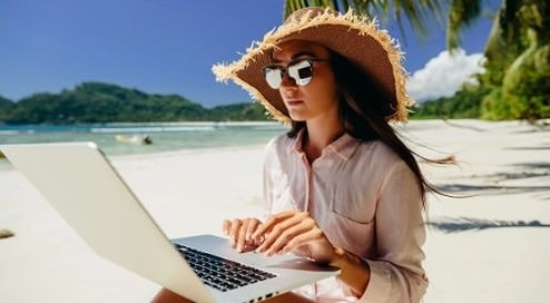 Сможет ли новый законопроект сделать отпуск длиннее за счёт исключения выходных дней?