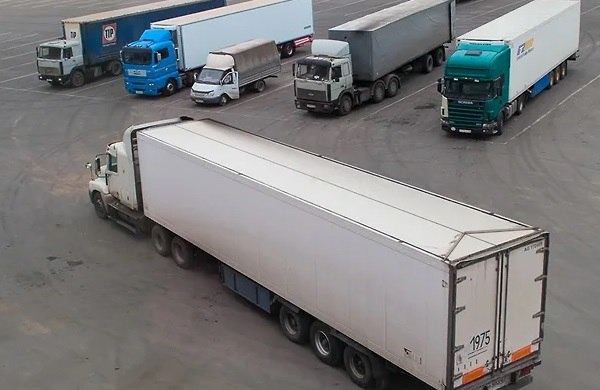 Лизинг новых и подержанных машин упал почти на 33%. Динамика на рынке объясняется снижением платежеспособности бизнеса из-за жесткой денежно-кредитной политики и ростом цен на технику