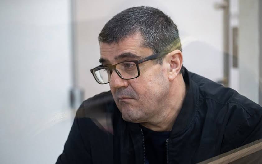 Бакинский военный суд приговорил бывшего президента Нагорно-Карабахской республики (НКР) Араика Арутюняна к пожизненному лишению свободы