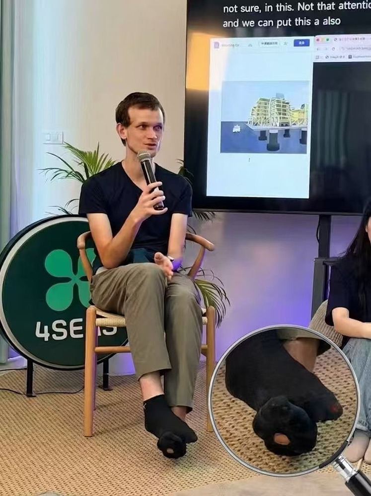 Почему дырявые носки — тревожный сигнал: как правильно тратить деньги при росте дохода?