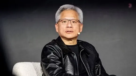 По словам председателя SK Hynix, генеральный директор Nvidia обратился с просьбой ускорить поставку чипов HBM4 на шесть месяцев