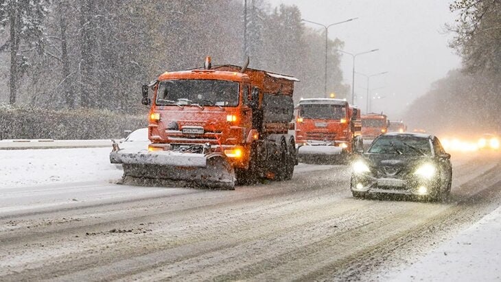 В связи с ожидаемым снегопадом городские службы приведены в состояние повышенной готовности