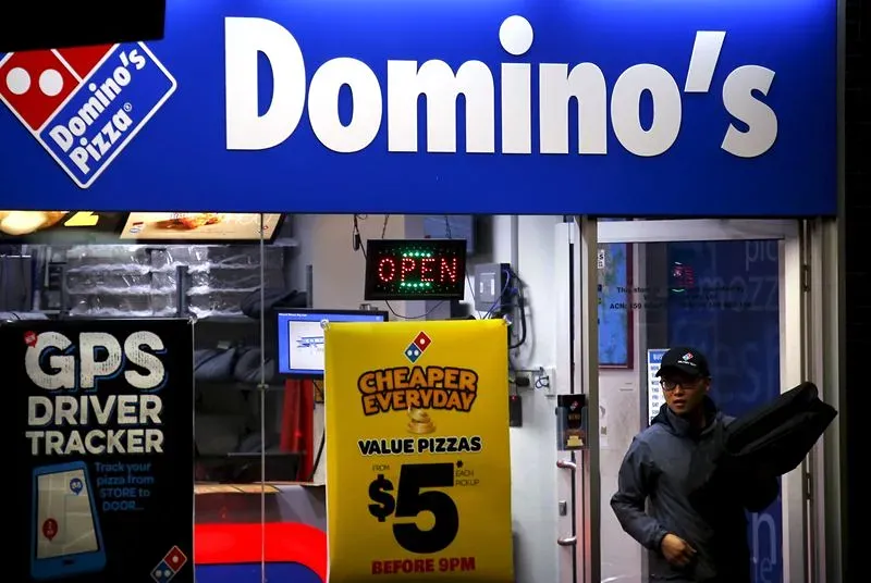 Генеральный директор австралийской франшизы Domino's, занимавший этот пост долгие годы, уходит в отставку, акции падают
