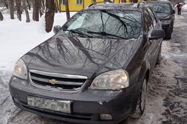 В Госдуме предложили сажать за скручивание пробега и «электронных баз историй автомобилей». Депутаты говорят: до 90% машин на вторичке — с липовыми цифрами на одометре. Сначала хотят ввести штрафы до ₽300 тыс., а за повтор — уже уголовку