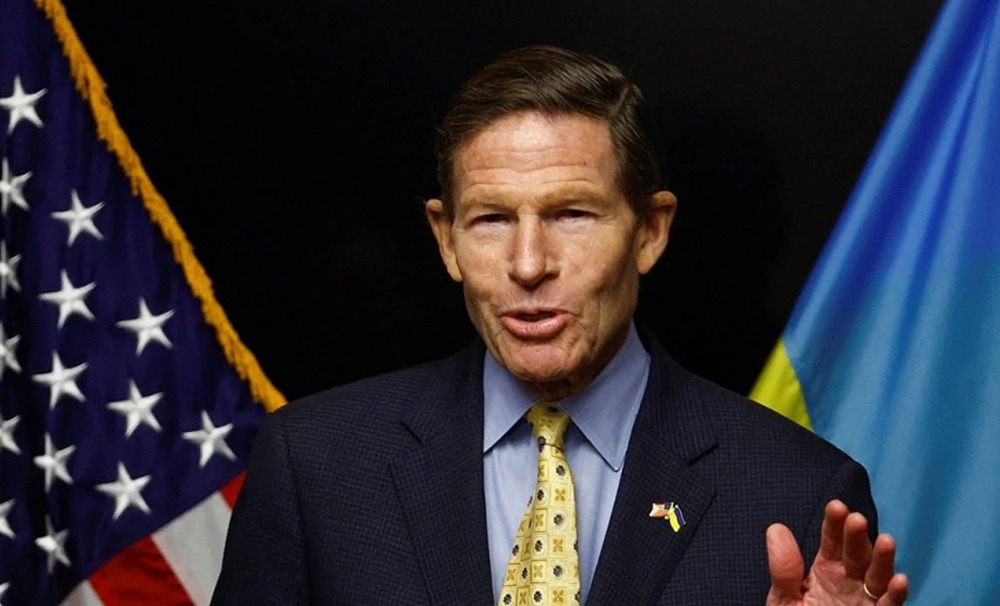 Президент США Дональд Трамп затягивает голосование по законопроекту об ужесточении санкций против России, заявил сенатор-демократ Ричард Блюменталь