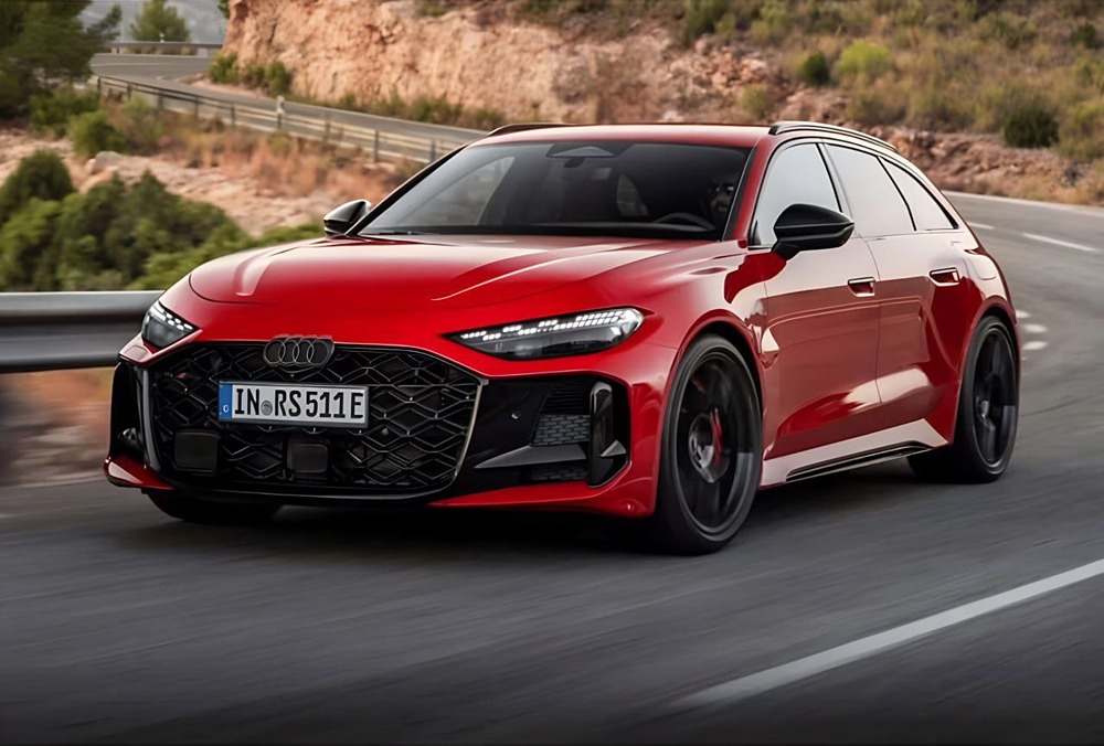 Первые фото новой Audi RS5 появились в сети. Модель впервые выйдет сразу в двух кузовах: универсал Avant и лифтбек. Универсал станет прямым конкурентом BMW M3, а также впервые получит гибридную силовую установку