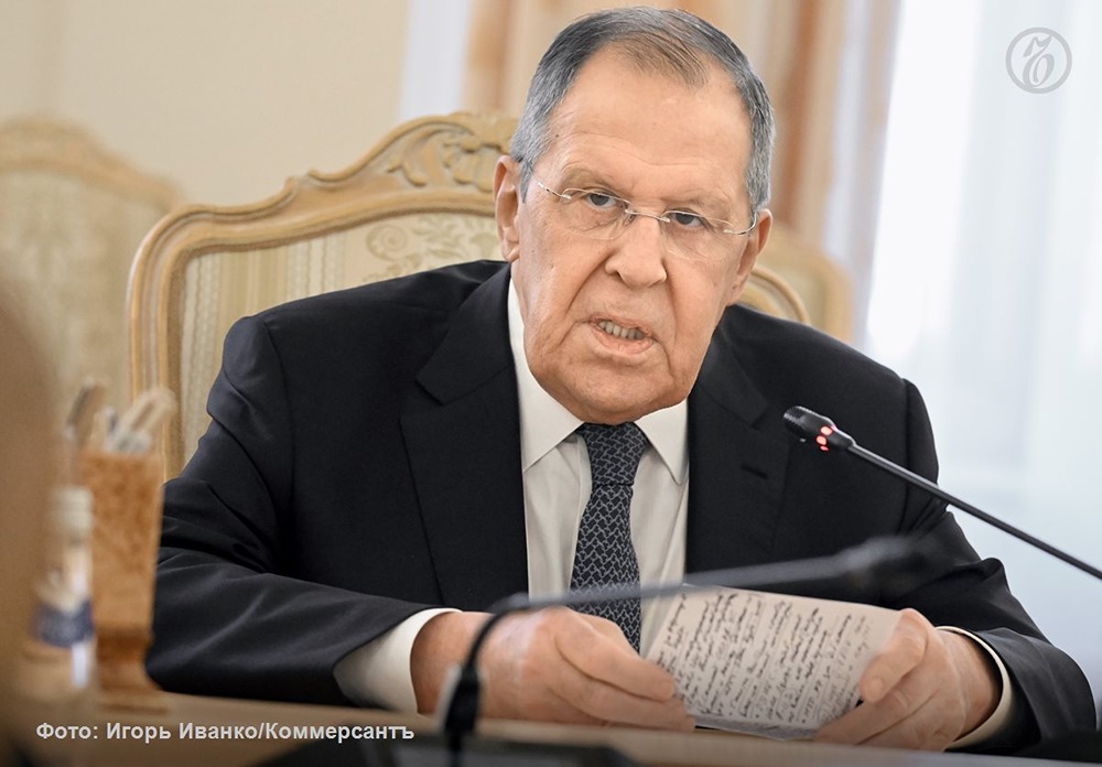 Россия в рабочей группе с США по вопросам экономики пытается понять, как желание Соединенных Штатов сотрудничать соотносится с попыткой вытеснить РФ с мировых энергетических рынков, заявил министр иностранных дел РФ Сергей Лавров в интервью Al Arabiya