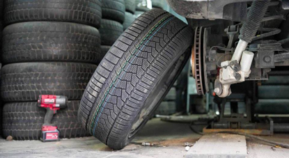 Весной услуги шиномонтажа в России взлетят в цене на 10–15%, предупредили представители отрасли и Союз автосервисов России
