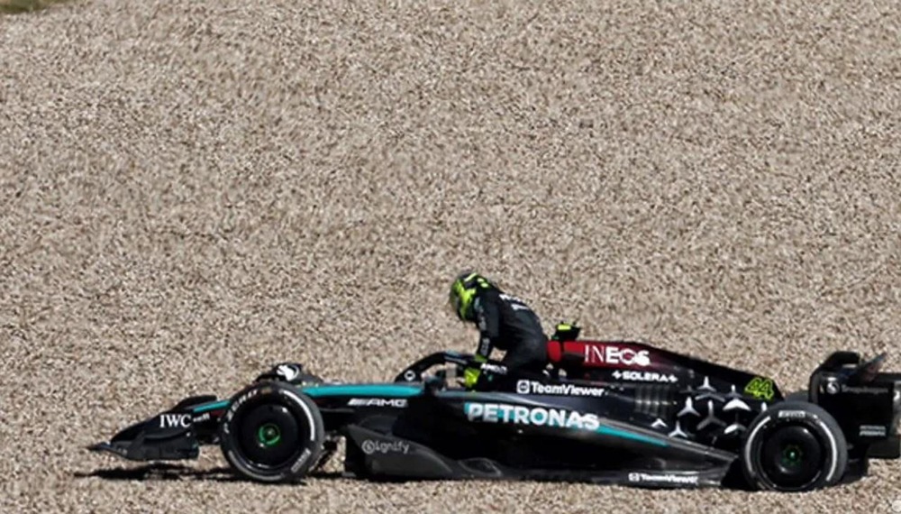 Болид Хэмилтона продали в России за рекордные 280 млн рублей