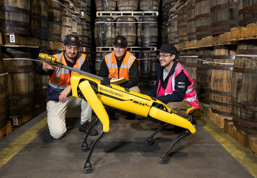 Как робособака Boston Dynamics помогает производить виски премиум-класса