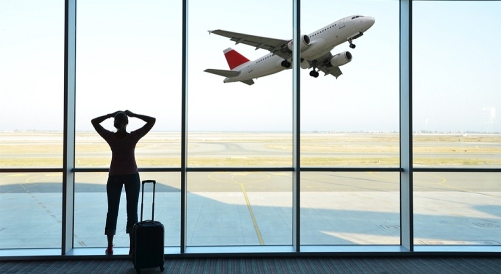 С 1 марта при задержке самолёта более чем на полчаса авиапассажиры смогут вернуть даже невозвратные билеты. Кроме того, в случае опоздания на первый рейс обратный билет не будет аннулирован