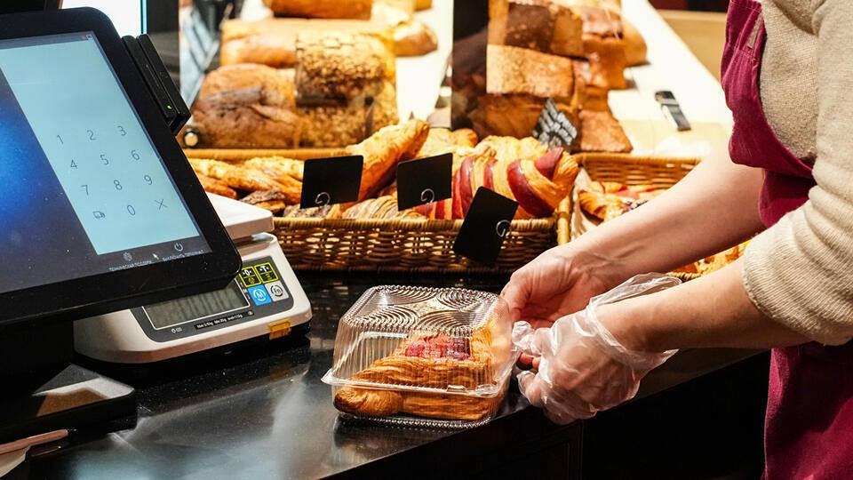 Что будет, если с рынка уйдут 250–300 тысяч микропредприятий: почему эксперты предупреждают о подорожании товаров, и могут ли власти вмешаться, чтобы остановить этот процесс?