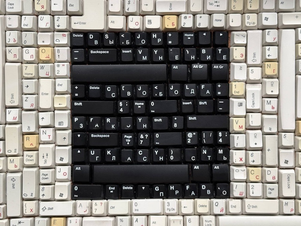 От Малевича к цифровому протесту: как петербургские художники переосмыслили «Чёрный квадрат» в эпоху блокировок