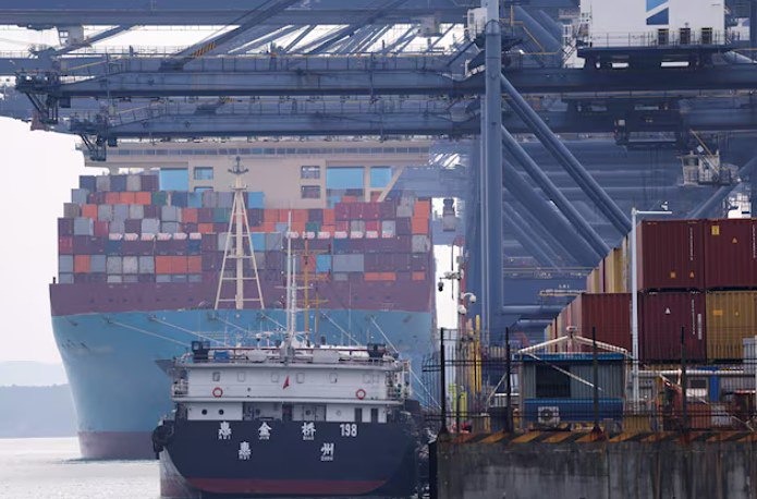 China conducts a 'comprehensive assessment' of the U.S. Supreme Court decision on tariffs and called on Washington to cancel 'unilateral tariff measures' against it ... | February 23, 2026 | News #195492