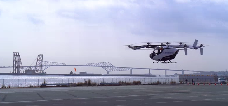 В Японии поднялся в воздух первый беспилотный летающий автомобиль