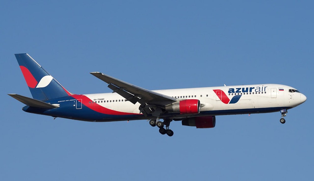 Рейс Azur Air задержан на Пхукете из-за поломки шасси: пассажиры в ожидании