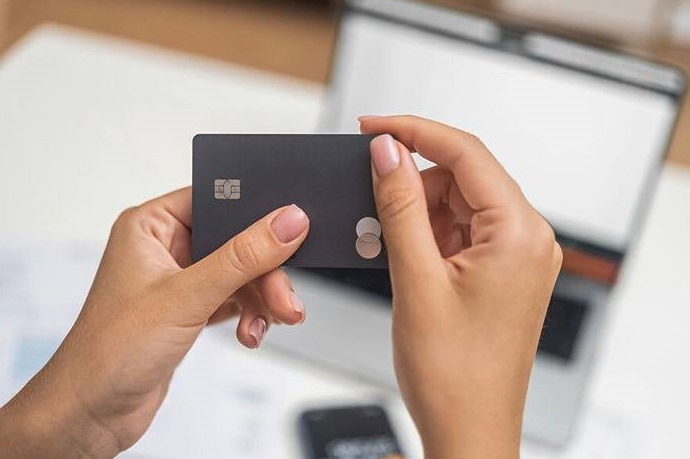 Почему банк может отказать в ипотеке из‑за неиспользуемой кредитной карты: как лимит увеличивает долговую нагрузку и портит кредитную историю?