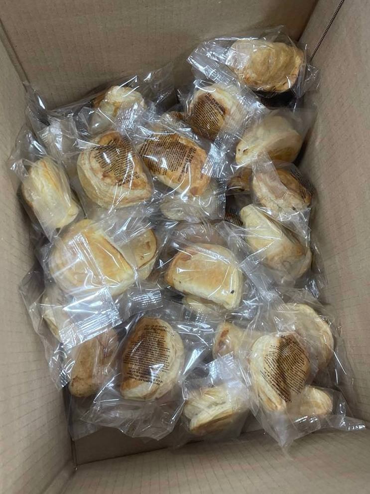 Авиатехники Аэрофлот Техникс получили к 23 февраля в подарок по три пирожка на каждого. Аэрофлот Техникс — крупнейшая компания по обслуживанию самолётов в России