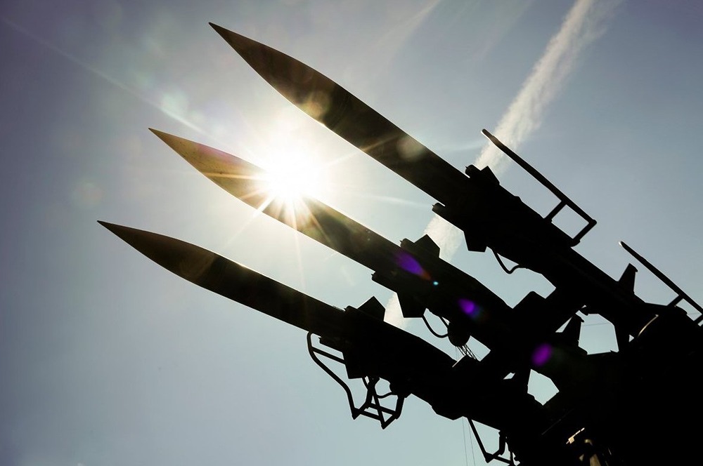 Лондон и Париж готовят передачу Украине ядерной боеголовки