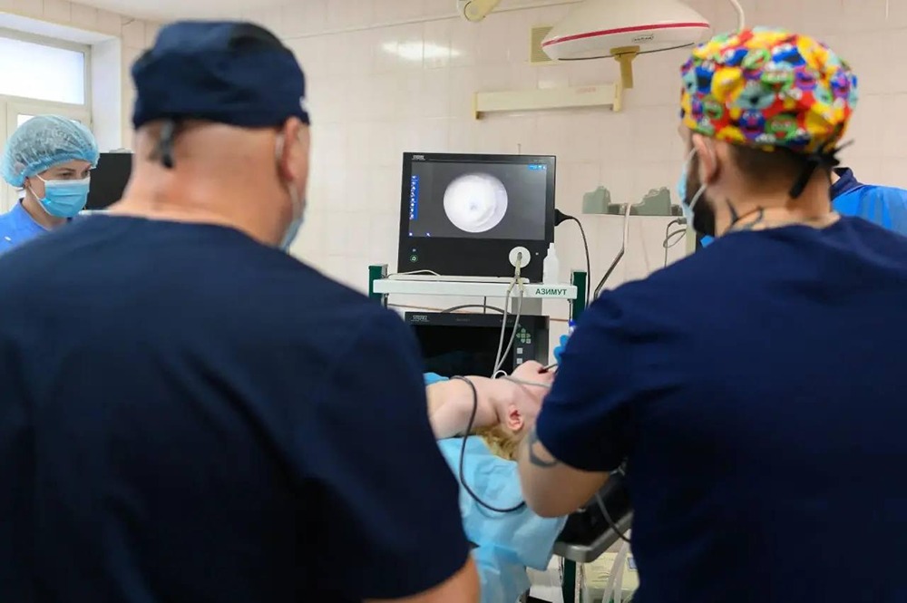 Кока-кола против желудка: как газировка травмирует здоровье подростко