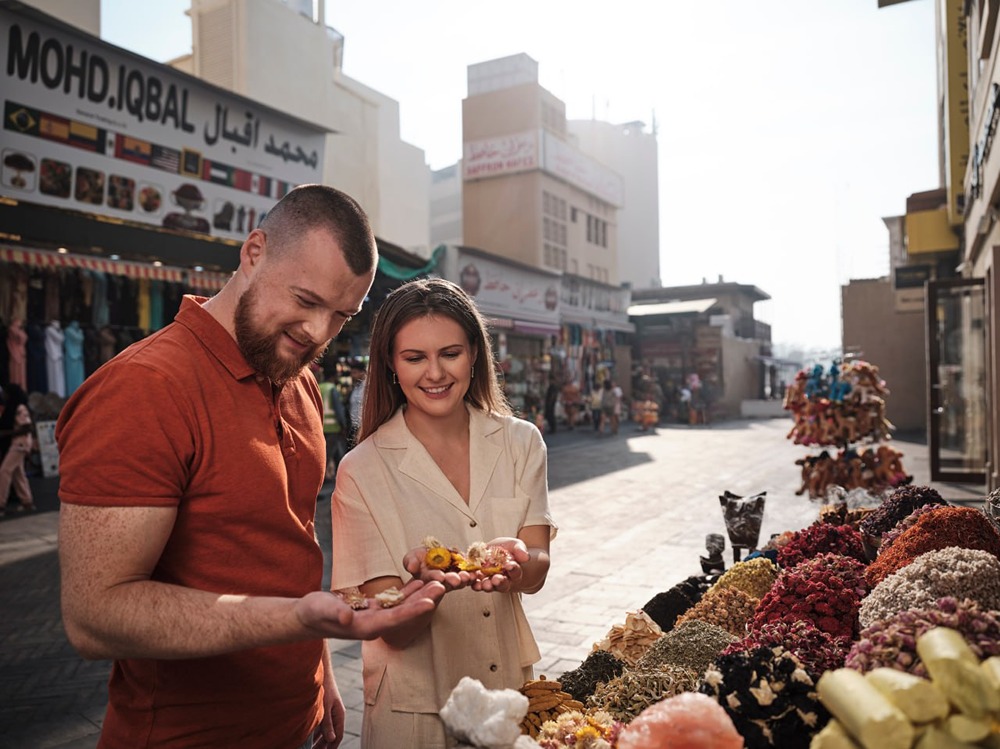 Где искать лучшие сувениры в Дубае во время Рамадана: путеводитель по рынкам