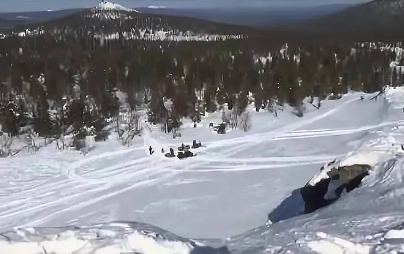 Пятеро туристов исчезли в Уральских горах: подробности поисковой операции