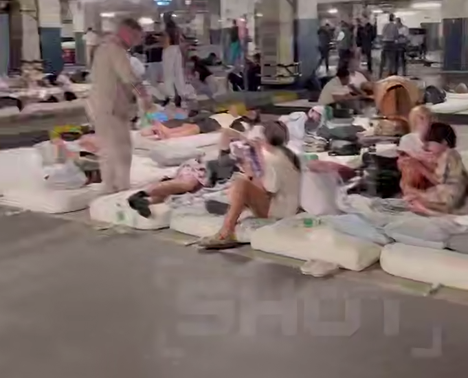 Российские туристы в Дубае вынуждены спать в подвалах отелей