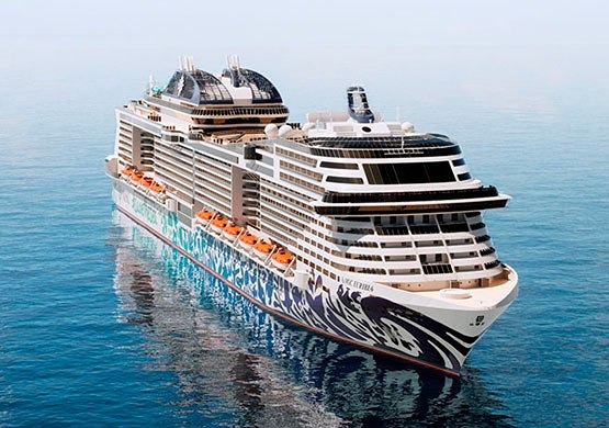 Российские туристы застряли на борту круизного лайнера MSC Euribia в Дубае. Они должны были отправиться в Доху, однако из-за обстрелов остаются в порту