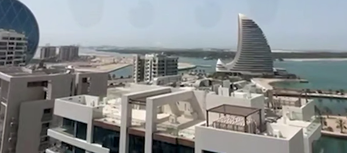 Массовая эвакуация из Дубая: что происходит в ОАЭ и как реагируют туристы