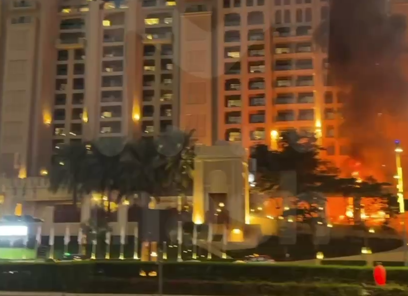 Иранская ракета упала рядом с отелем в Дубае: первые кадры