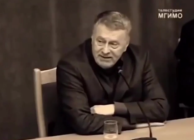 Если США ударят по Ирану, нефть может подскочить до 300 долларов, экономики ЕС и Китая пострадают, а в Россию хлынут миллионы беженцев — предсказание Жириновского в 2013 год