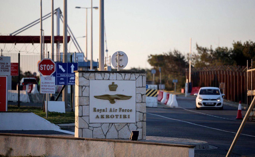 Атака на британскую базу на Кипре: беспилотник поразил ВПП