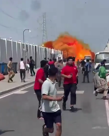 Обломки ракеты упали в Катаре прямо на людей