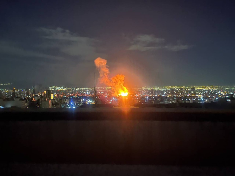 Израиль нанес удар по штаб-квартире госТВ и радио Ирана в Тегеране — атаке подверглась государственная телерадиокомпания «Голос Исламской республики Иран»