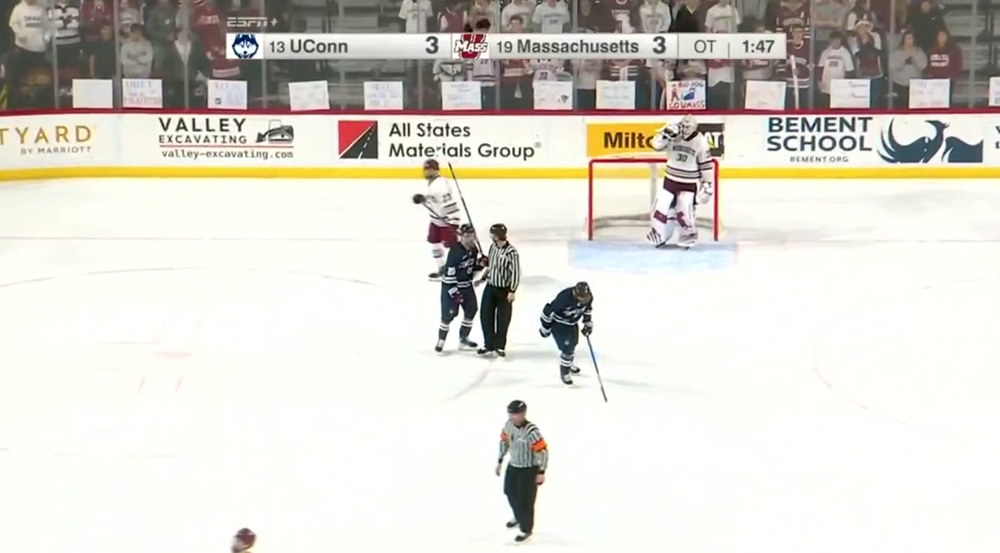Как отключение света изменило исход матча NCAA между Массачусетсом и Коннектикутом?