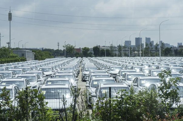 Компания Geely увеличила отрыв от BYD, показав самый большой рост продаж с 2022 года