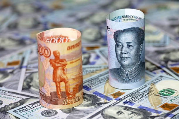 В октябре объем торгов юанем на Мосбиржи снизились до минимума февраля 2023 года