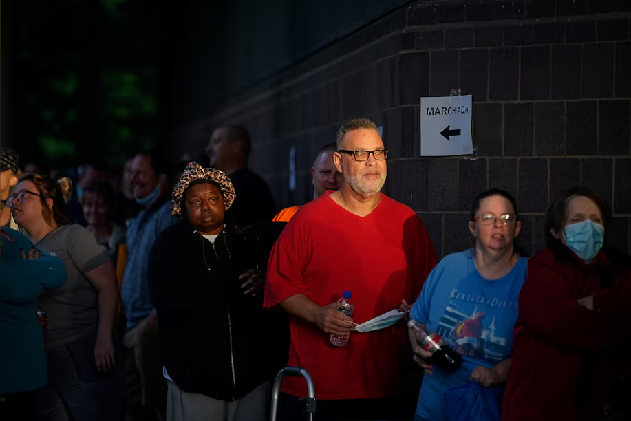 В Соединённых Штатах Америки наблюдается постепенный рост количества еженедельных обращений за пособием по безработице.
