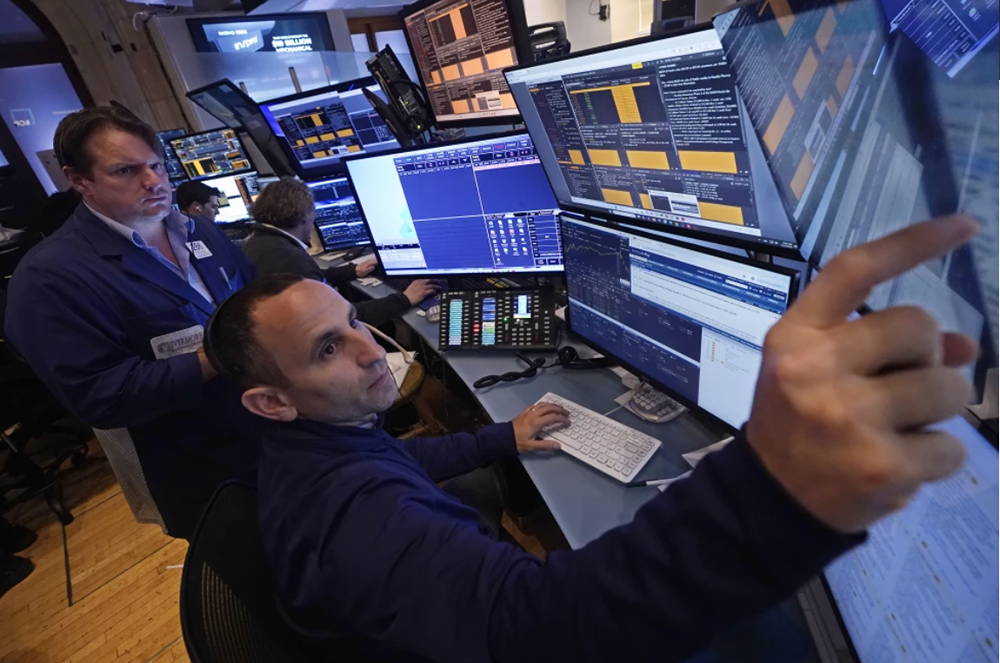 На старте торгов индекс S&P остается практически без изменений