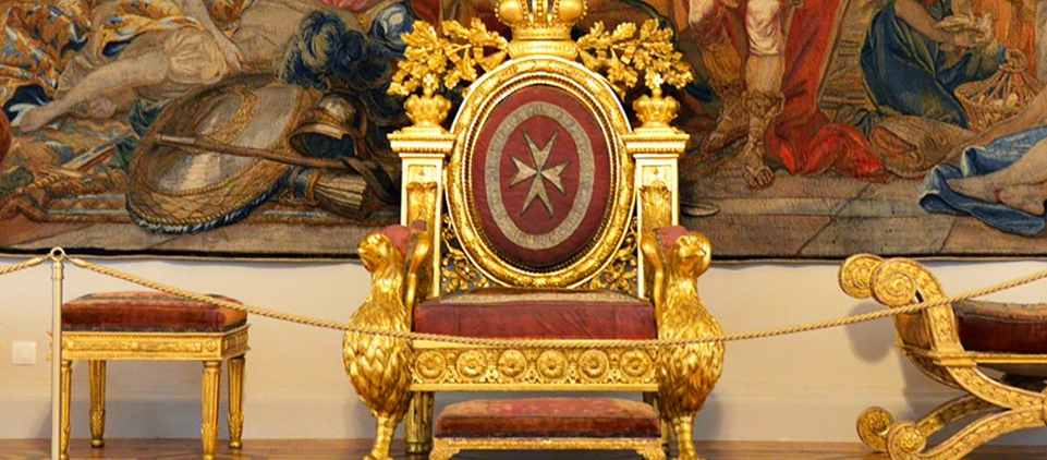 Суд обязал нарушителя выплатить 850 тысяч за повреждение трона Павла I