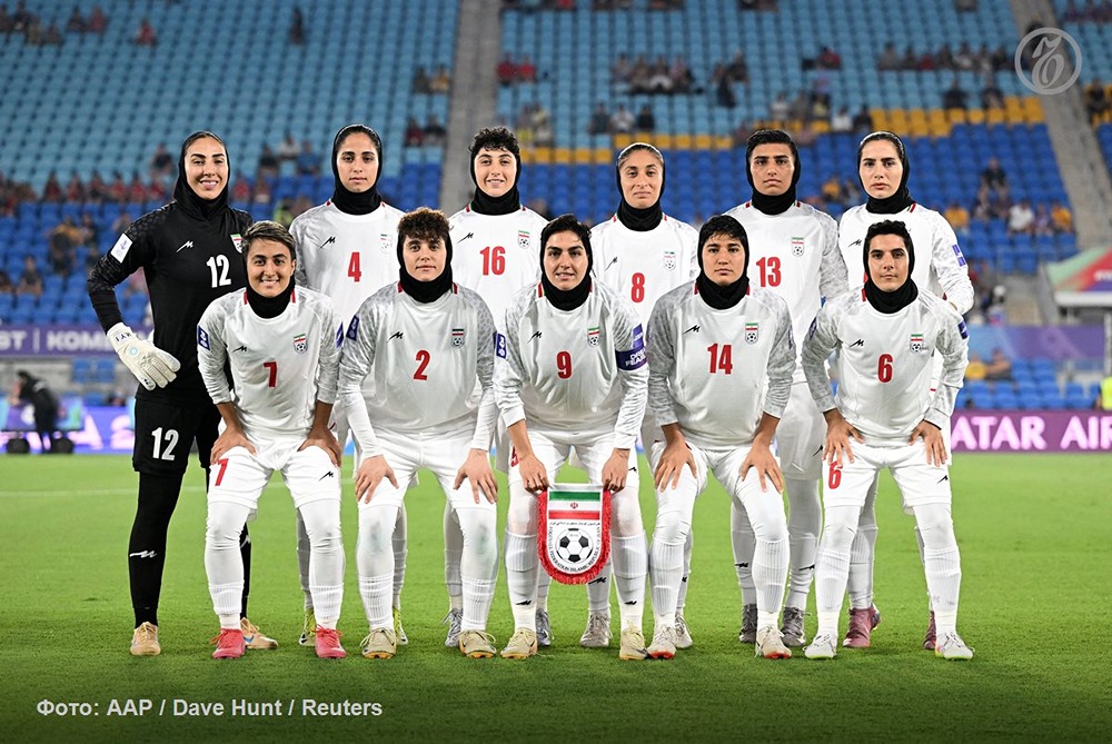 Футболистки под угрозой: почему иранским спортсменкам грозит смертная казнь за отказ от гимна?
