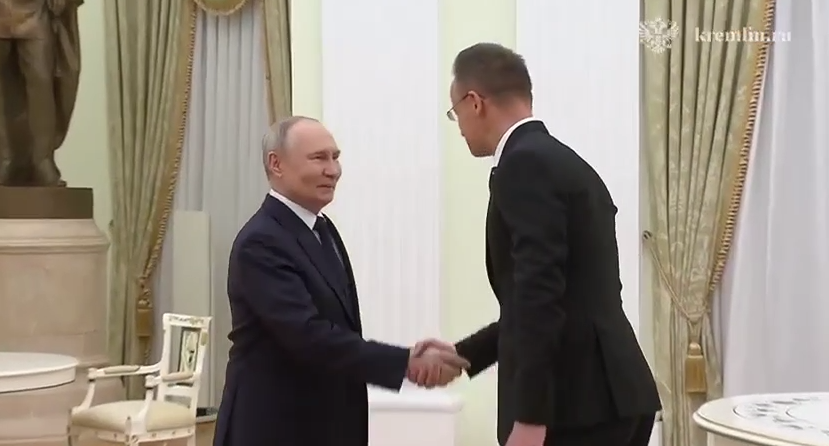 Высокий уровень диалога: встреча Путина с главой МИД Венгрии в Кремле
