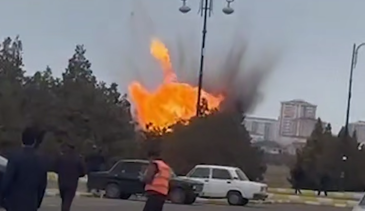 Иранские дроны атаковали аэропорт и школу в Нахичевани. Об этом заявила пресс-служба МИД Азербайджана. В ведомство вызвали посла ИРИ Моджтаба Демирчилу, которому планируют представить ноту протеста