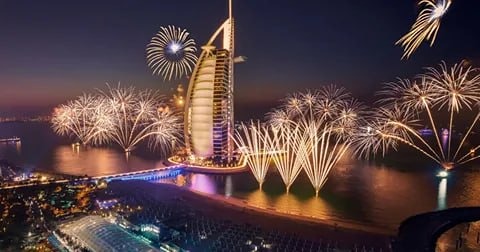 Цены на такси в Дубае взлетели до $5000, а затраты на эвакуацию достигли $250000