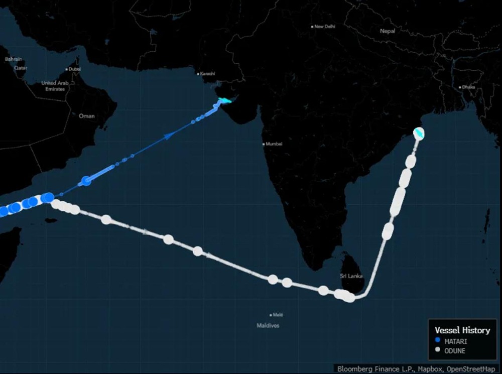 Танкеры с российской нефтью меняют маршрут на фоне кризиса на Ближнем Востоке и перенаправляются в Индию