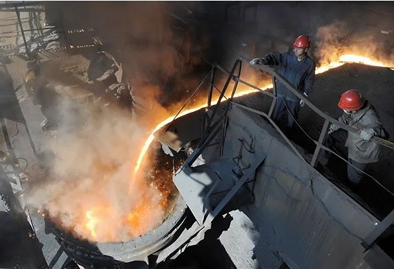 Мировые цены на железную руду пошли вниз из-за Китая